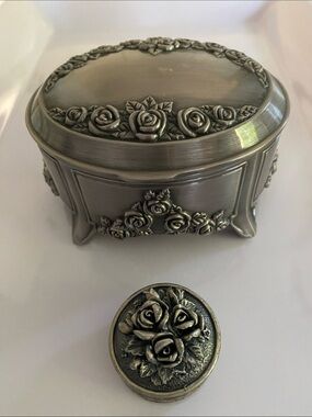 Vintage Things Remembered Silver Floral Music Box - Titanic My Heart Will Go On